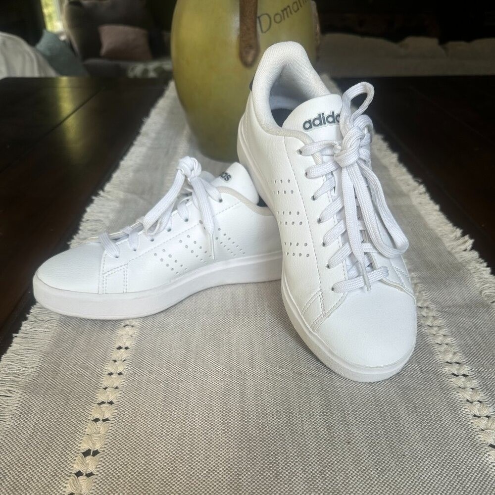 Adidas Advantage Base Women White Navy Perforated Sneakers Low Top Shoes SZ 5.5